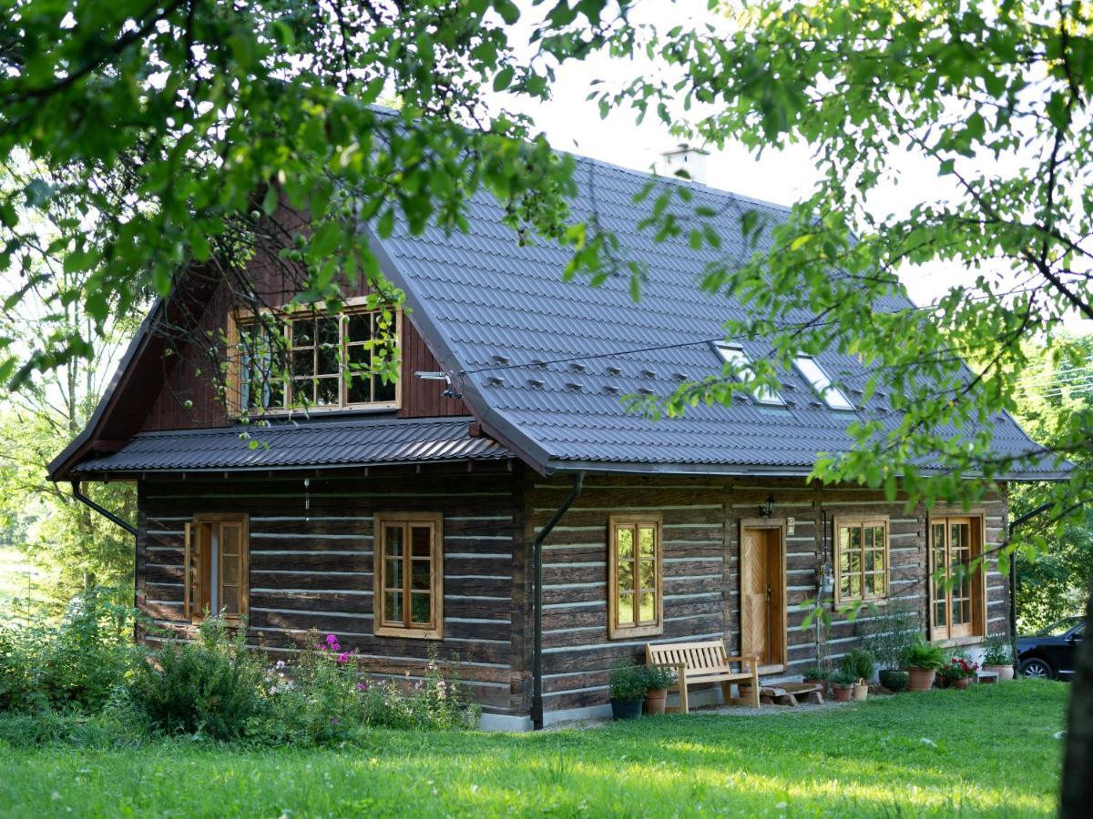 Palacowka Dukla Exterior photo